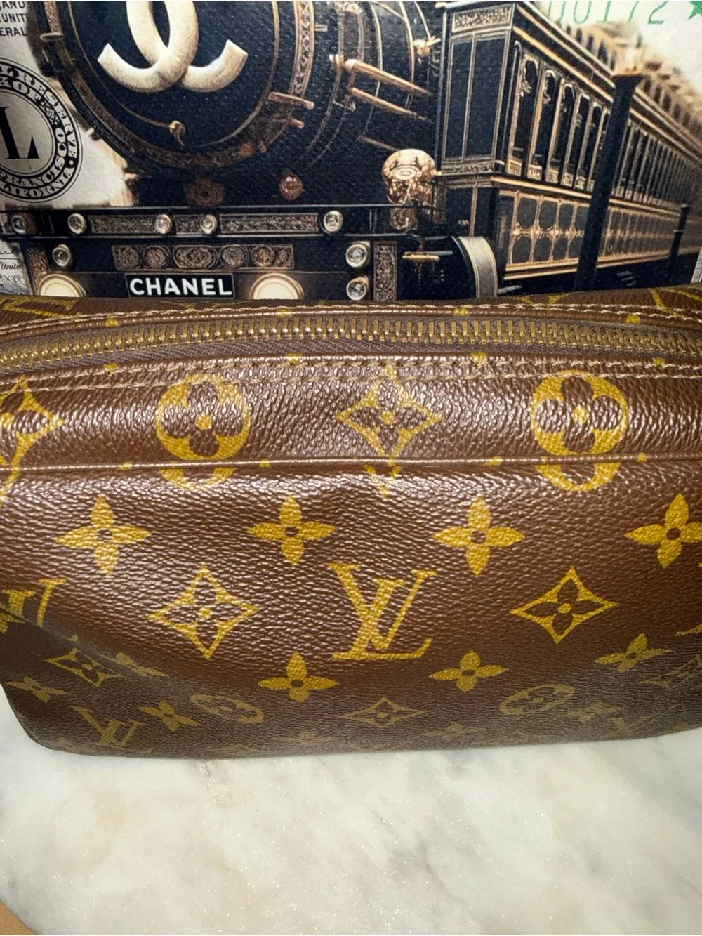 Vintage Louis Vuitton Monogram Trousse Toilette 28 Cosmetic Bag Clutch 🤎